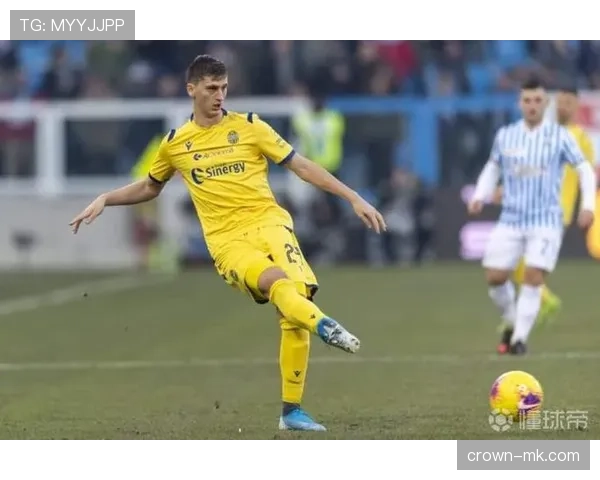 阿什利·扬风格分析：边路攻防表现稳健，经验助力球队防守体系